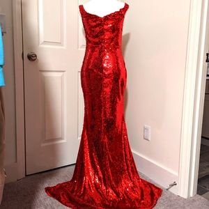 Brand NEW Red Sequinned GOWN ✨❤️✨